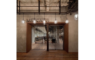 Mercatoo LOFT创意餐厅-花万里