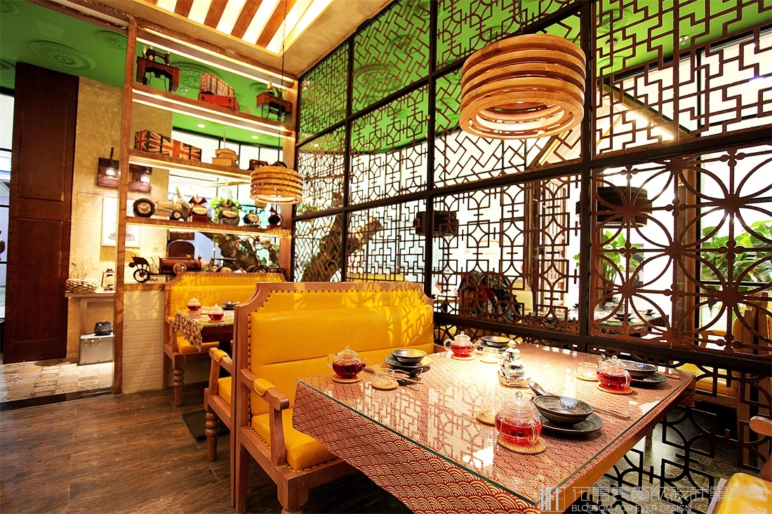  餐饮店空间设计：烤肉店为什么喜欢做隔断设计，原来好处有以下三个！