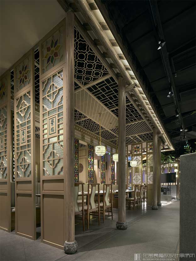 怎样通过灯光设计提升餐饮店面氛围（不同餐品场景的照明色温与光影布局）